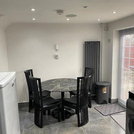 2 Bed House Sleeps 4-5 Βίλα Λίβερπουλ Εξωτερικό φωτογραφία