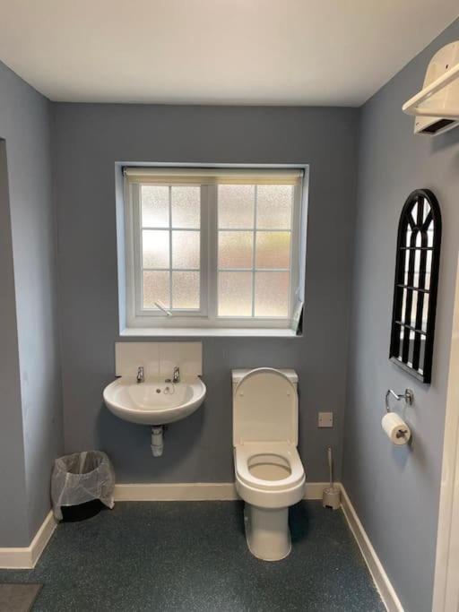 2 Bed House Sleeps 4-5 Βίλα Λίβερπουλ Εξωτερικό φωτογραφία
