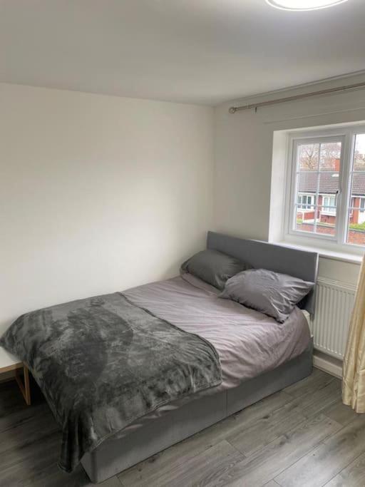 2 Bed House Sleeps 4-5 Βίλα Λίβερπουλ Εξωτερικό φωτογραφία
